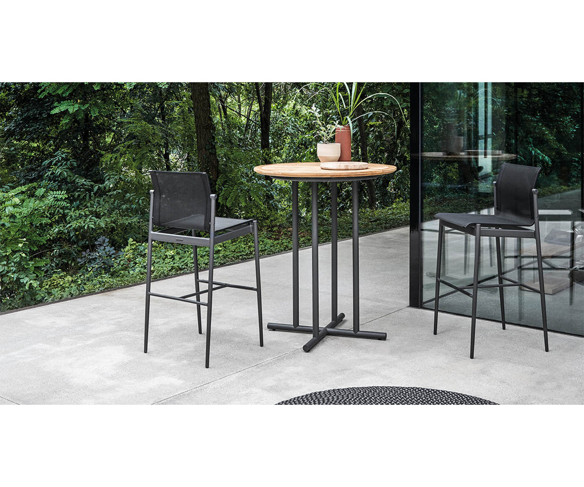 Gloster 180 Bar/Counter Chair Outdoors