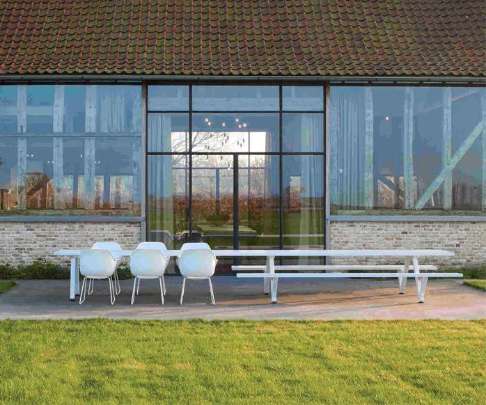 Extremis’ new version of the marina table makes way for “seemingly endless” tables