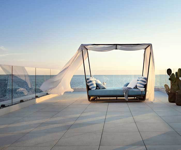 Roberti Rattan Daybed