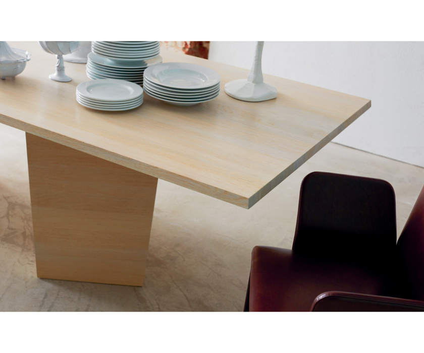 Varan Dining Table More Moebel
