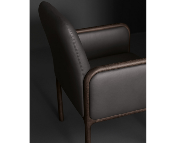 Cameo Arm Chair Piaval