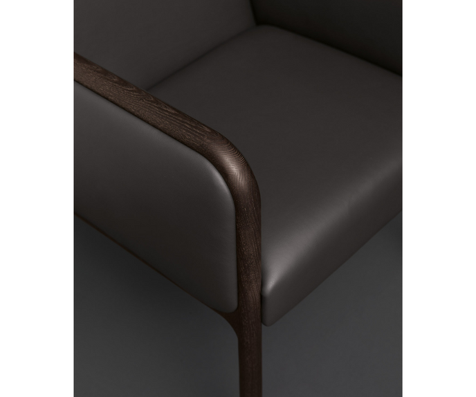 Cameo Arm Chair Piaval