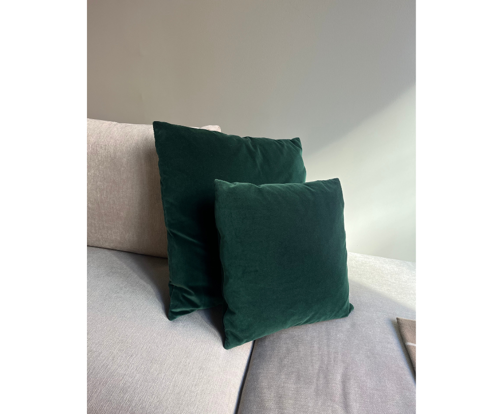 Floor Sample Green Velvet Pillows Set Marelli