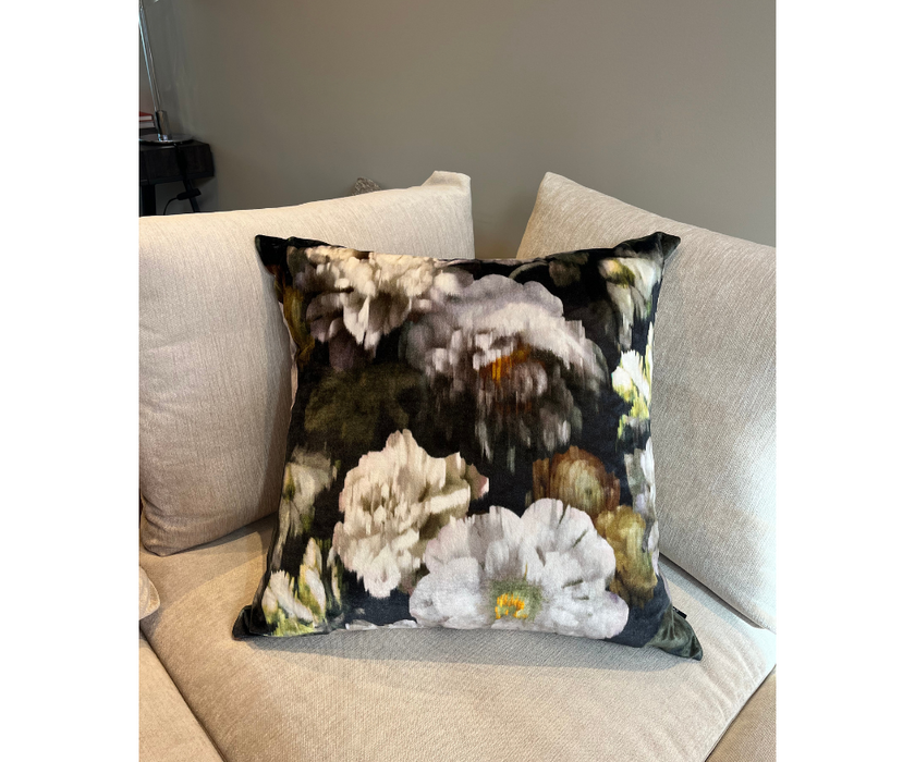 Floor Sample Herbaria Obsidian Pillow Roma