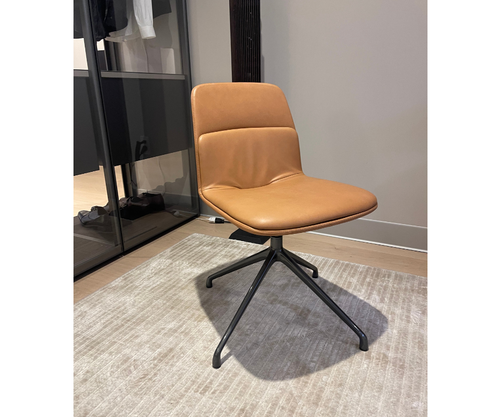 Floor Sample Barbican Chair Molteni 