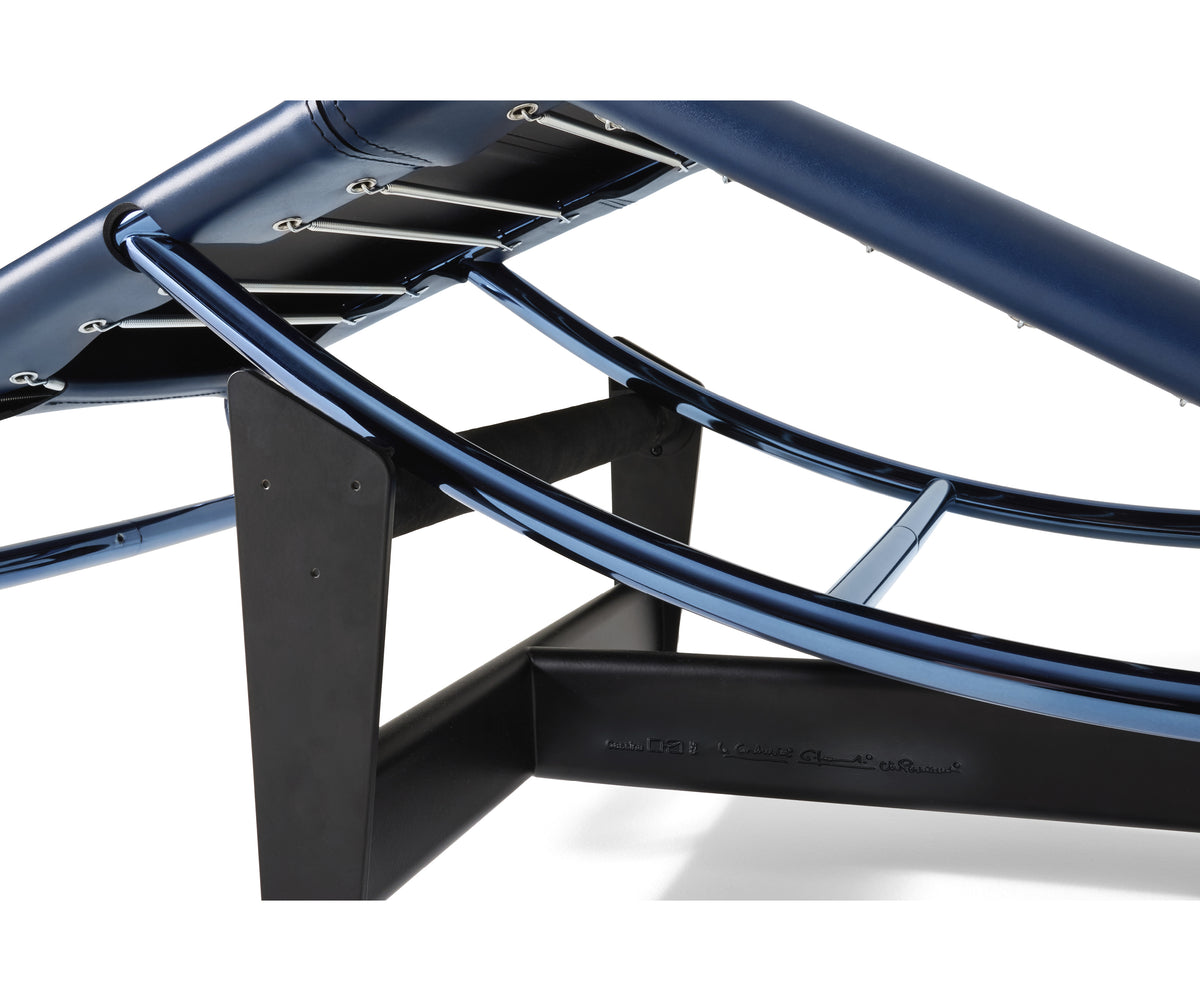 Limited Edition 4 Chaise Longue from Le Corbusier Collection by Cassina Casa Design Group