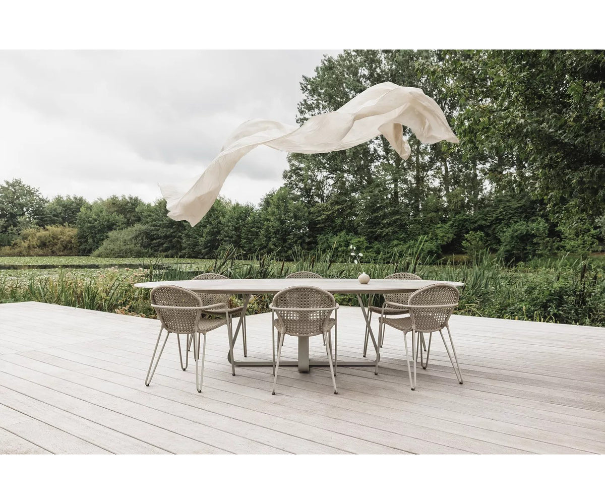 Curve Elyps Outdoor Dining Table