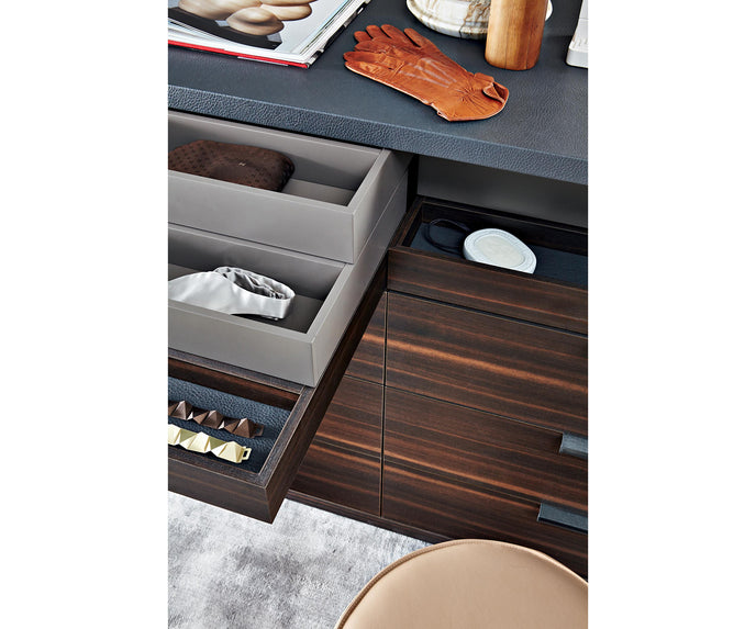 High End Gliss Master Walk-in Closet by Molteni&C Casa Design Group