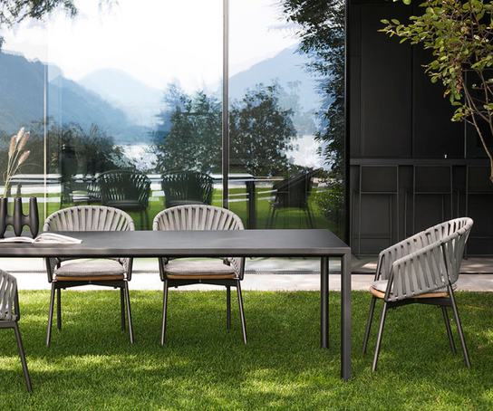 Plein Air Dining Table