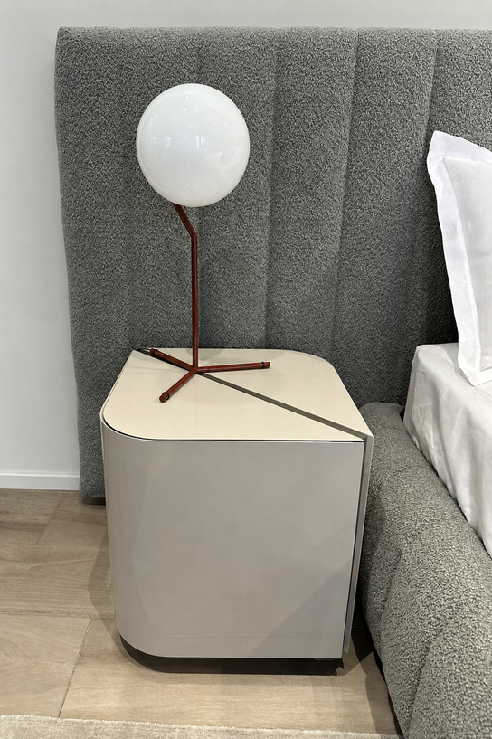 Floor Sample Dimitri 45 Night table
