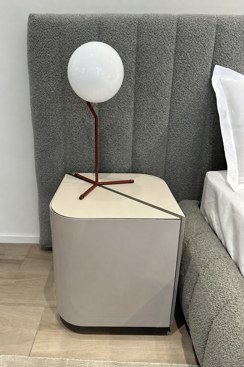 Floor Sample Dimitri 45 Night table