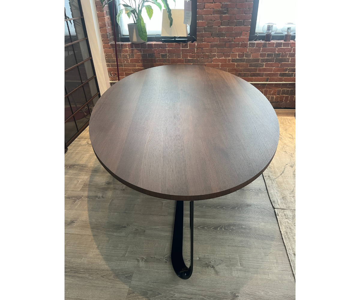 Floor Sample Confluence Oval Dining Table