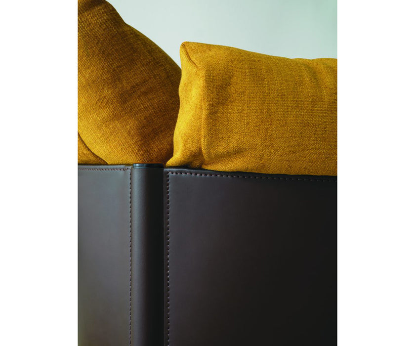 Syren Lounge Armchair Frag