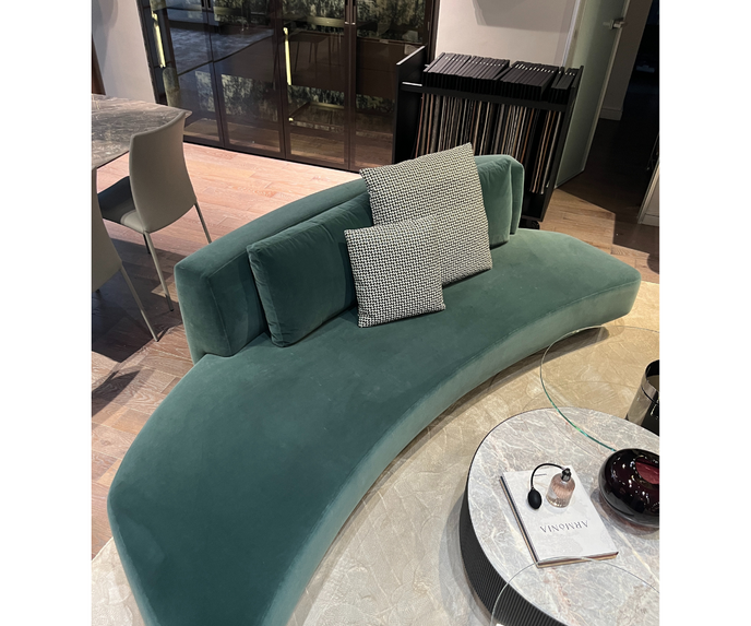 Gallotti&Radice-Floor-Sample-Audrey-Curved-Velvet-Sofa