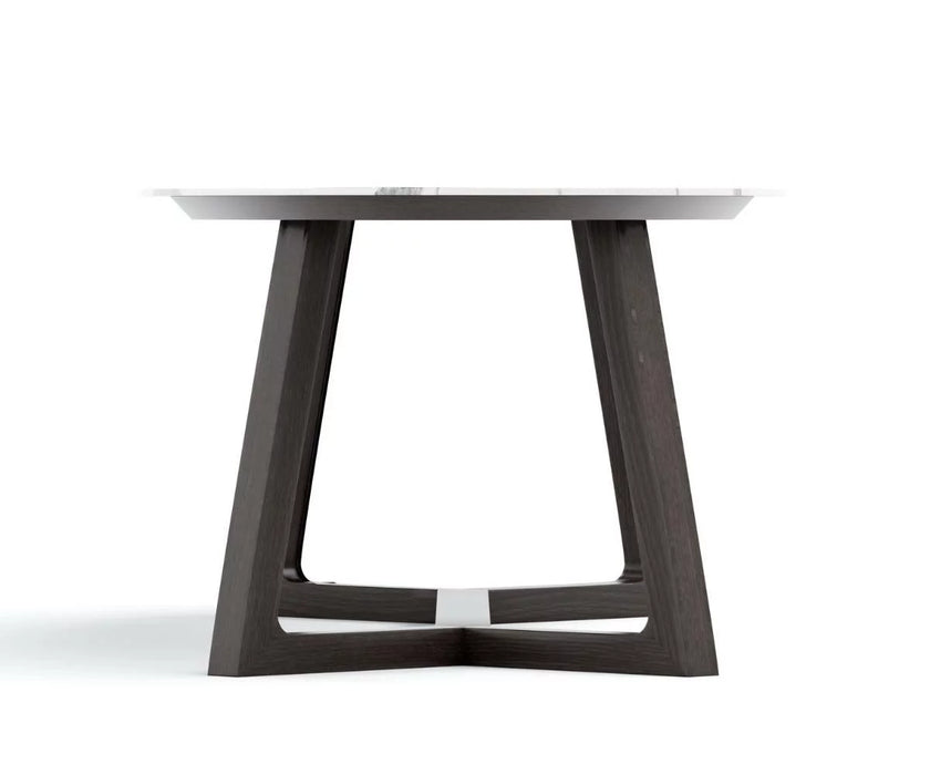 High end Perseus Oval Dining Table by Coco Wolf Casa Design