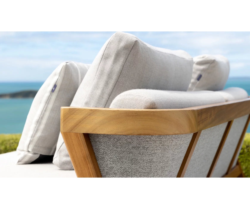 High end Porto Bench 3-4 Seater by Coco Wolf Casa Design