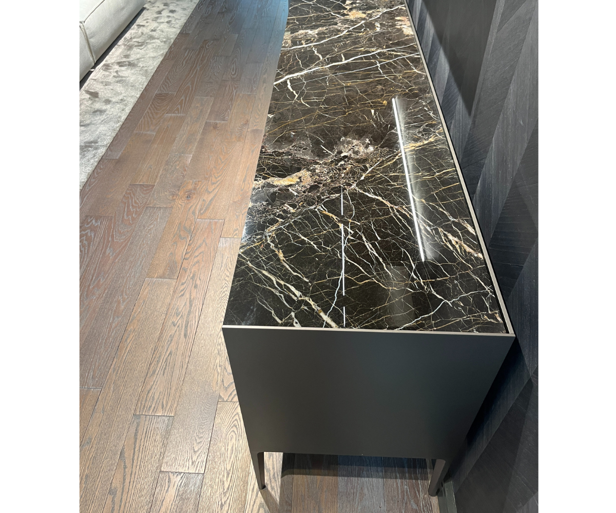 Rimadesio-Floor-Sample-Self-Bold-Side-Baord-Lacquered-marble