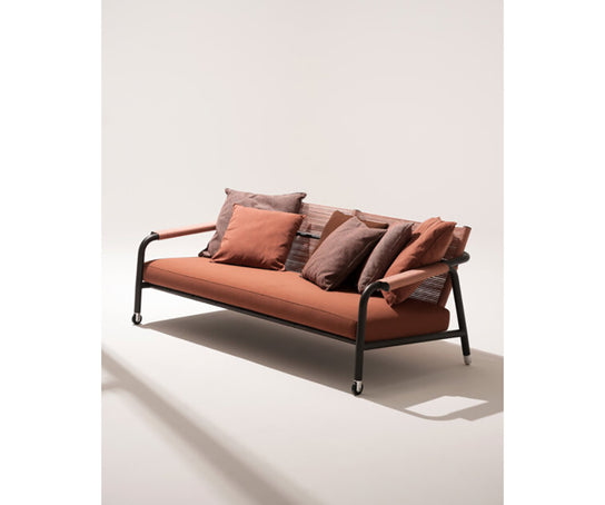 Astra Sofa I Roda