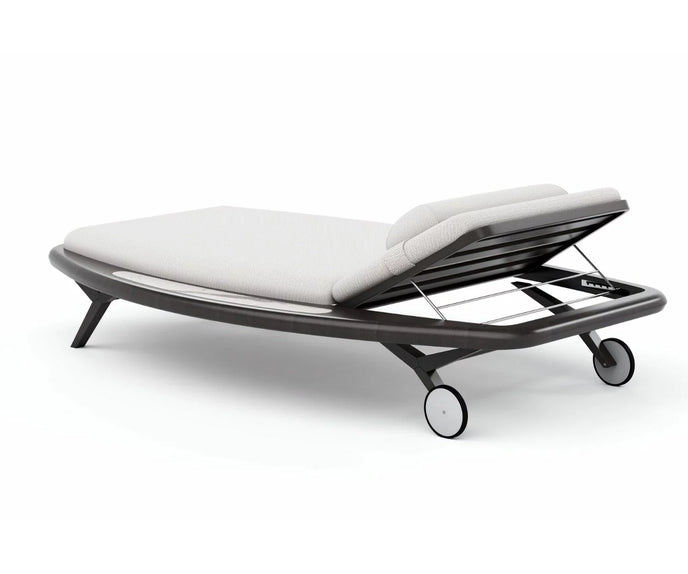 Tamarindo Chaise Lounge With Table I Coco Wolf
