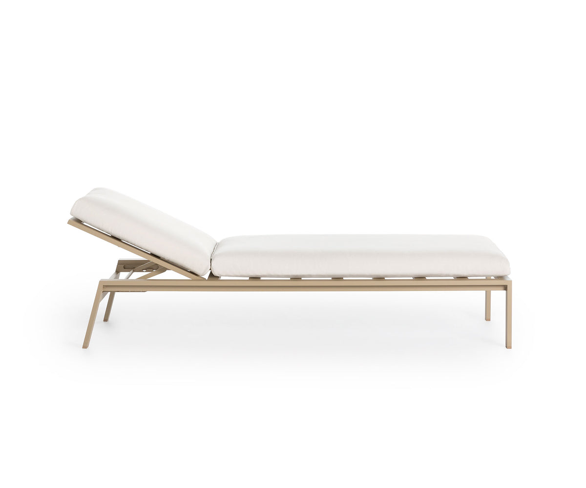 Timeless Chaise Lounge Gandia Blasco 