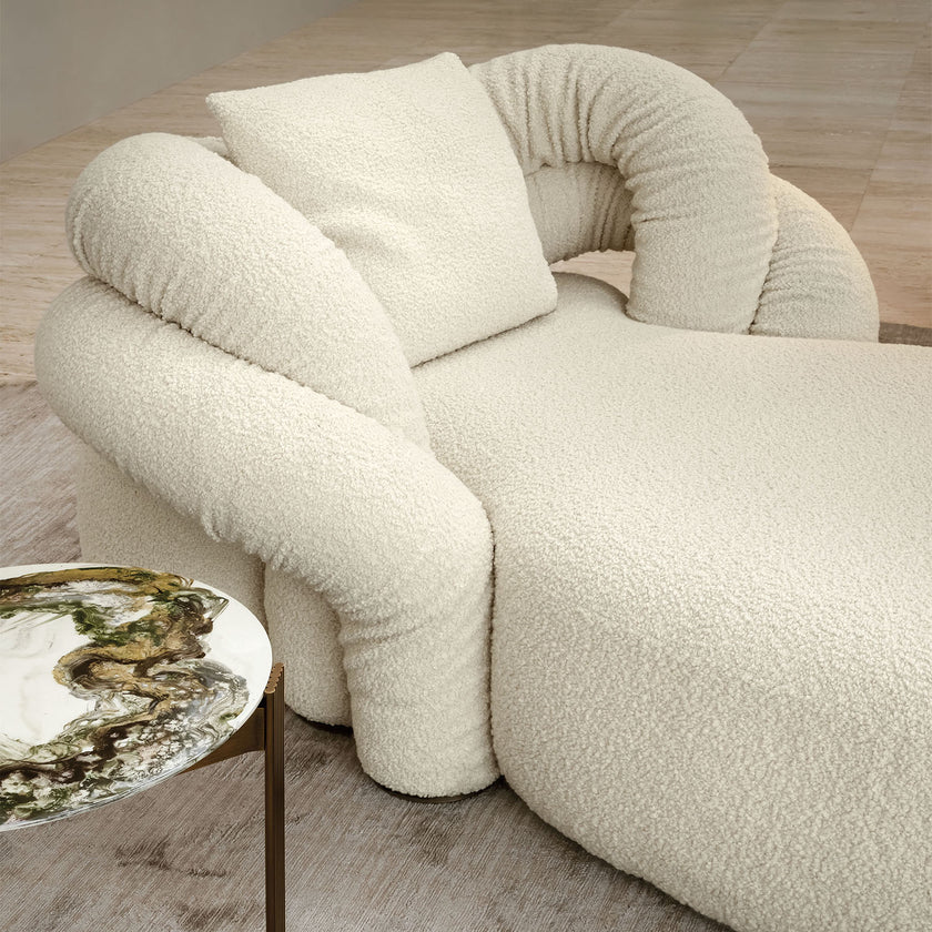 Abbraccio sculptural chaise longue by Rugiano | Casa Design Group
