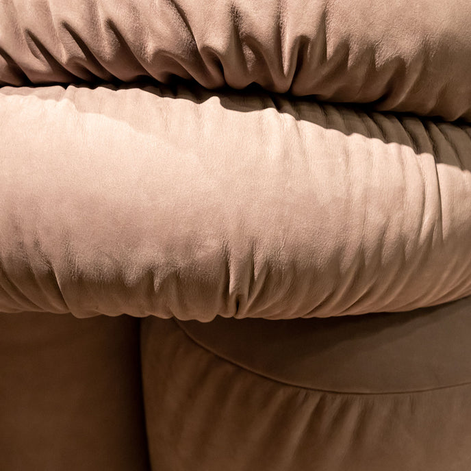 Abbraccio sculptural chaise longue by Rugiano | Casa Design Group