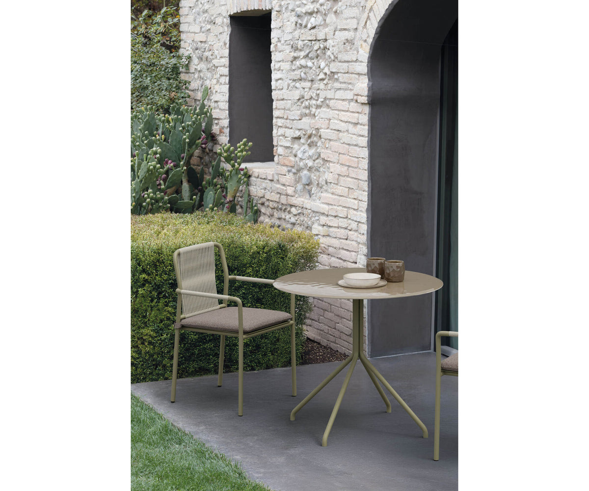 Modern Air Outdoor Dining Chair in Aluminum Casa Design Group
