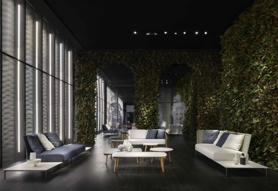 High End Balestro 24 Sofa by Living Divani Casa Design Group