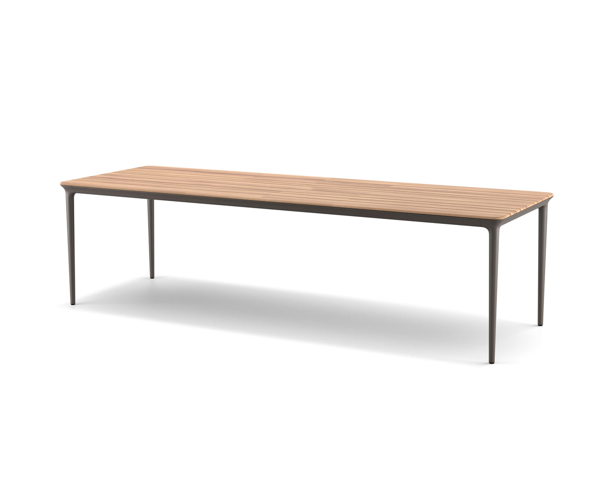 Luxury Bellmonde Dining Table XL by Dedon – High-End Outdoor Furniture | Casa Design Group