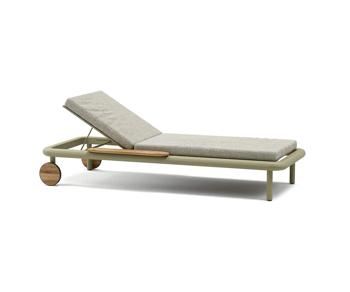 Luxury Bliss Chaise Longue by Atmosphera Casa Design Group