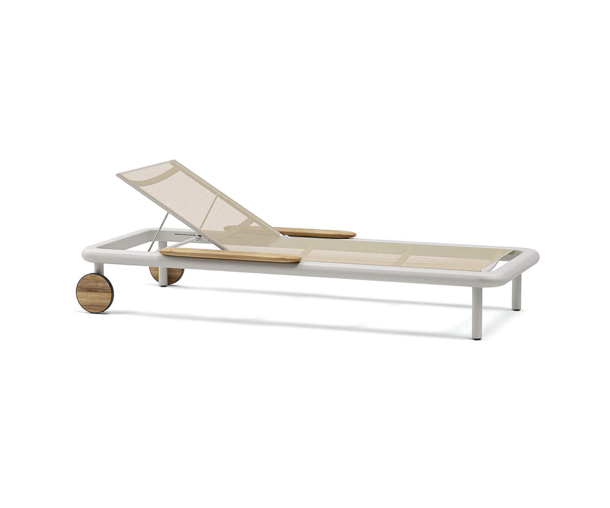 Luxury Bliss Chaise Longue by Atmosphera Casa Design Group