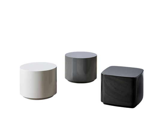 Bobo Coffee Table by Meridiani with a minimalist geometric design and lacquered finish.