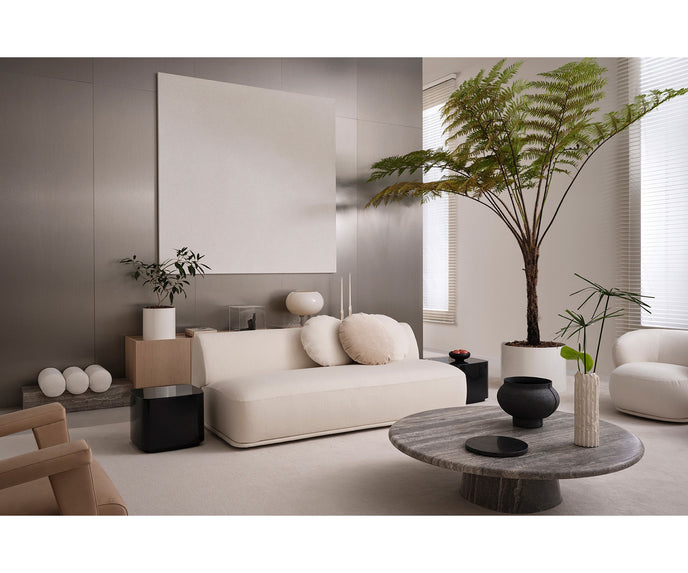 Bobo Coffee Table by Meridiani with a minimalist geometric design and lacquered finish.