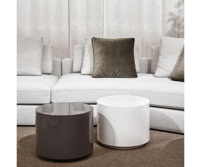 Bobo Coffee Table by Meridiani with a minimalist geometric design and lacquered finish.