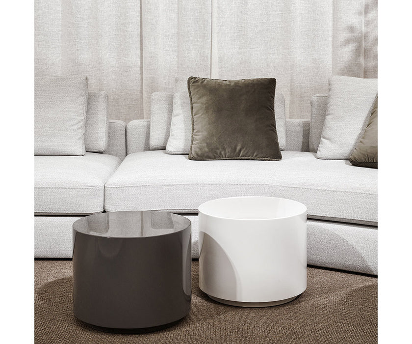 Bobo Coffee Table by Meridiani with a minimalist geometric design and lacquered finish.