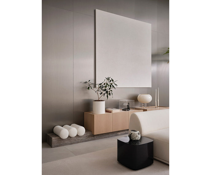 Bobo Coffee Table by Meridiani with a minimalist geometric design and lacquered finish.