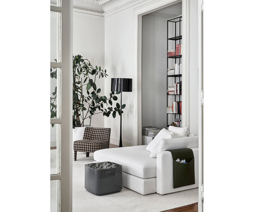 Bobo Coffee Table by Meridiani with a minimalist geometric design and lacquered finish.
