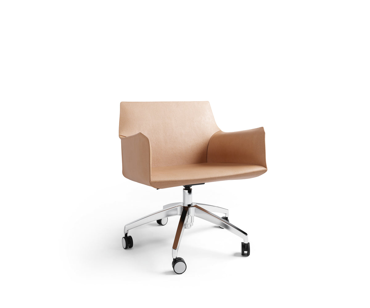 Iconic Cassina Cab Office Pro President Chair in Saddle-Hide by Mario Bellini Casa Design Group