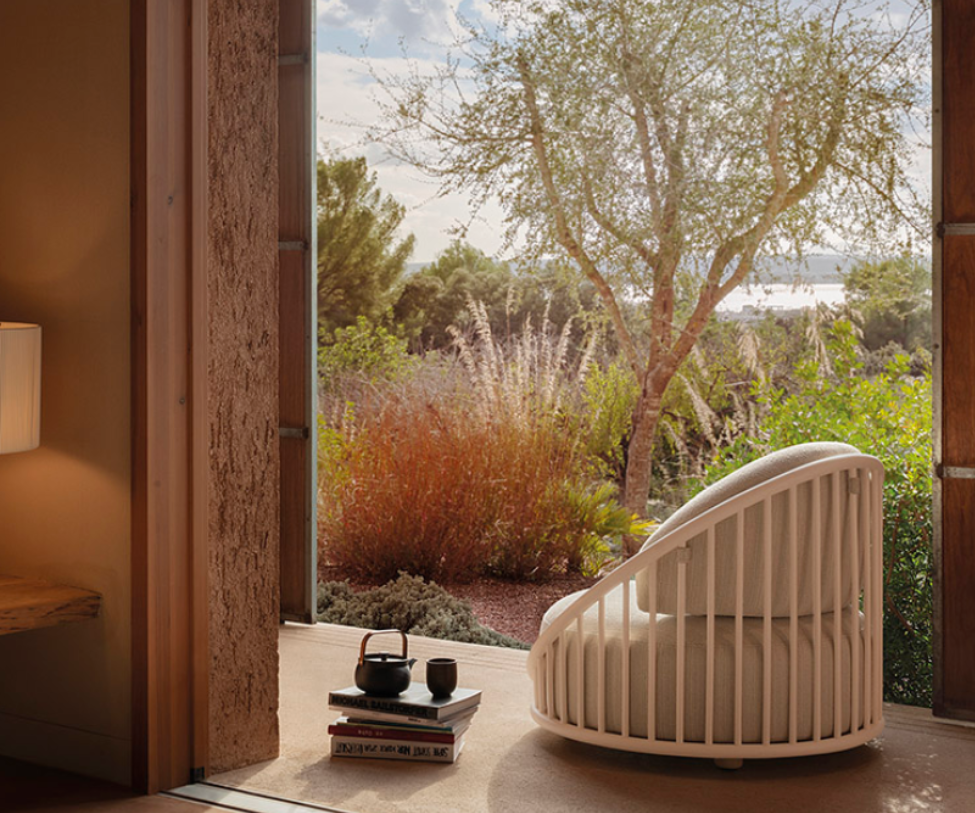 Cask Outdoor Lounge Chair by Expormim with aluminium frame and outdoor upholstered seating – Casa Design Group
