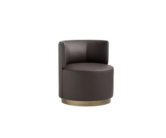 High End Clubby Lounge Chair by Frag Casa Design Group