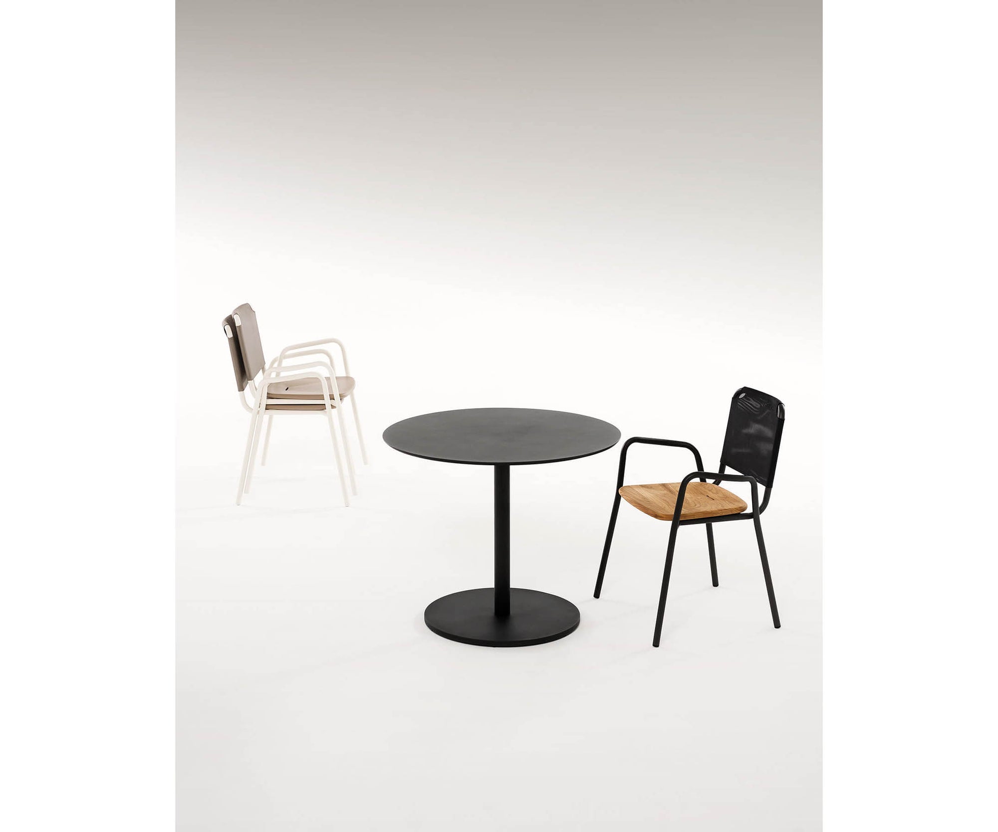 Elegant Roda Button Round Outdoor Dining Table | Casa Design Group