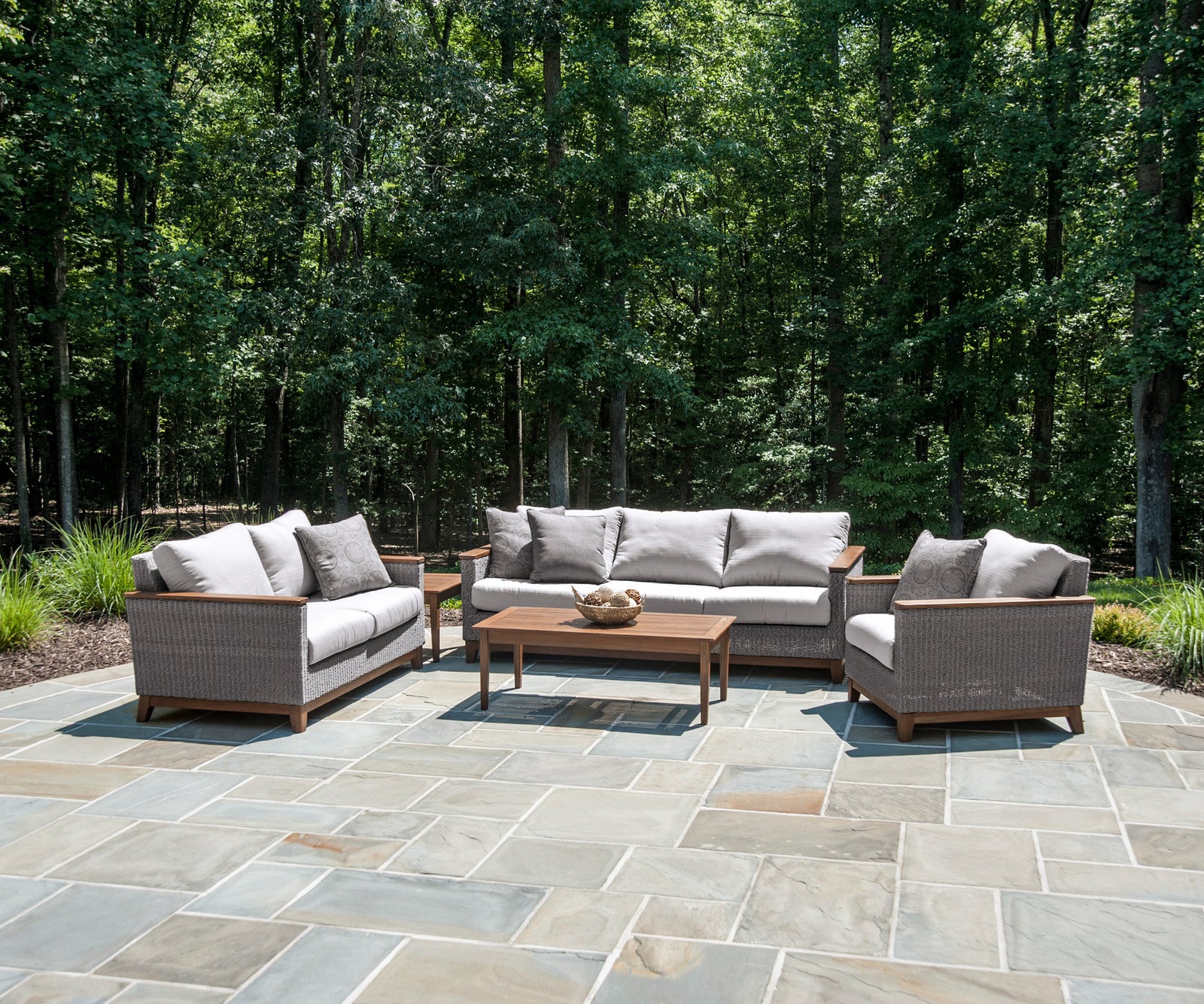Coral Sofa | Jensen Outdoor