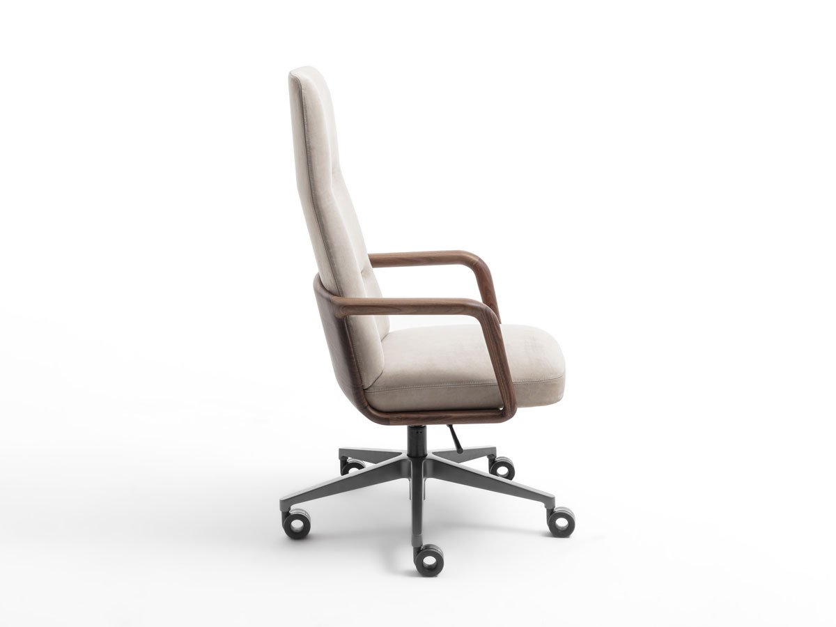 High End Cuna Armchair by Parada Casa Design Group