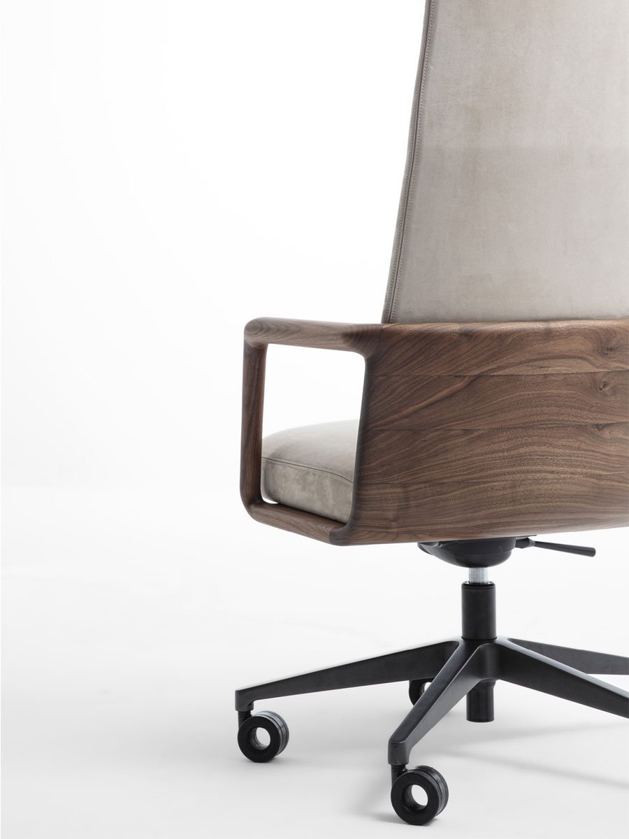 High End Cuna Armchair by Parada Casa Design Group