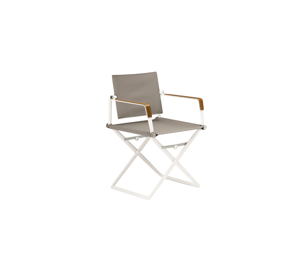 Folding outdoor armchair with marine plywood arms and powder-coated aluminum frame – Casa Design Group