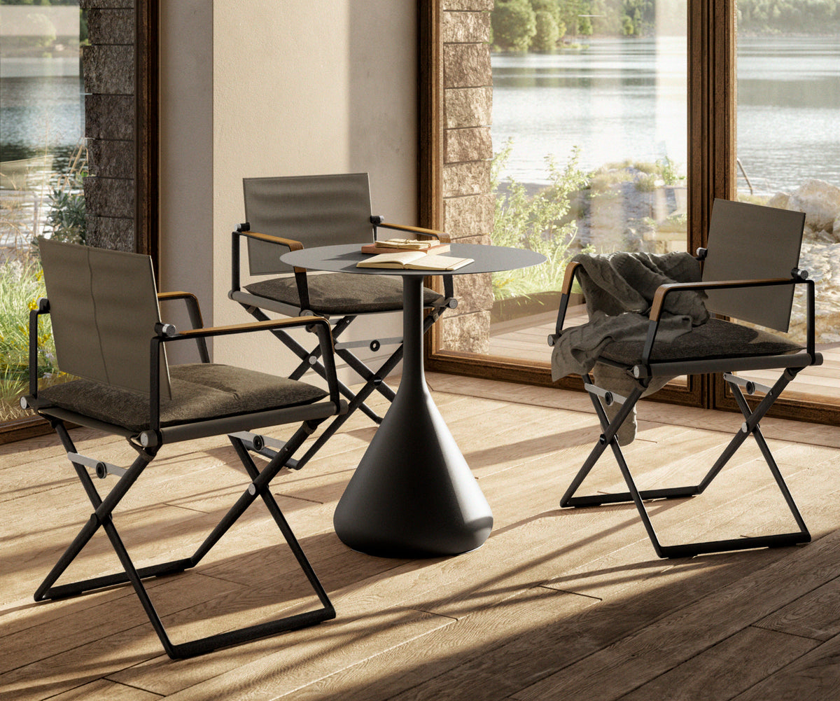 Folding outdoor armchair with marine plywood arms and powder-coated aluminum frame – Casa Design Group