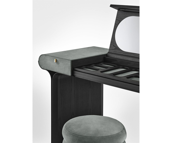 Luxury Stami Vanity by Gallotti&Radice with Mirror, Leather Upholstery and Brass Details | Casa Design Group