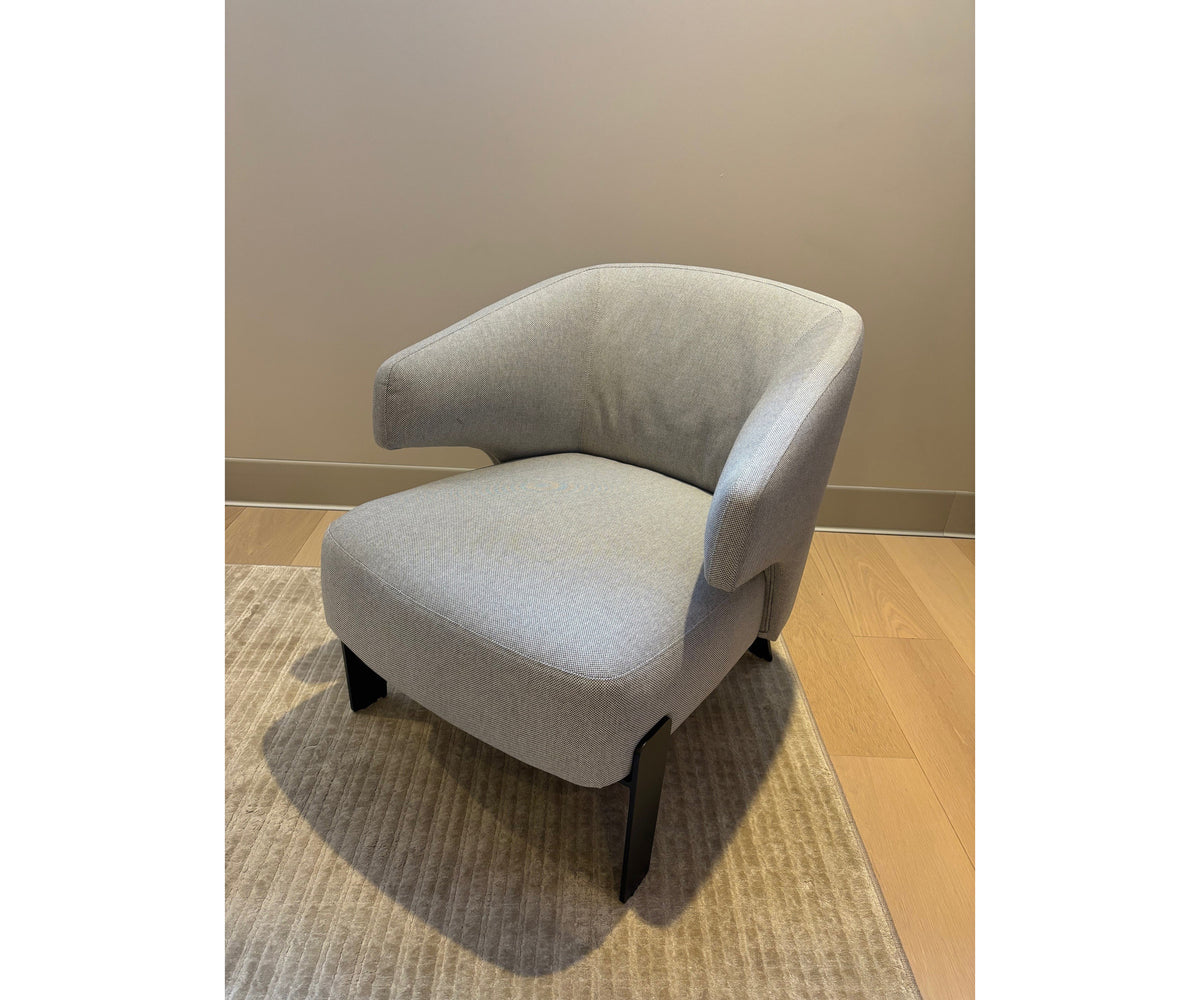 High-End Camerich Embrace Lounge Chair Contemporary Interior Casa Design Group