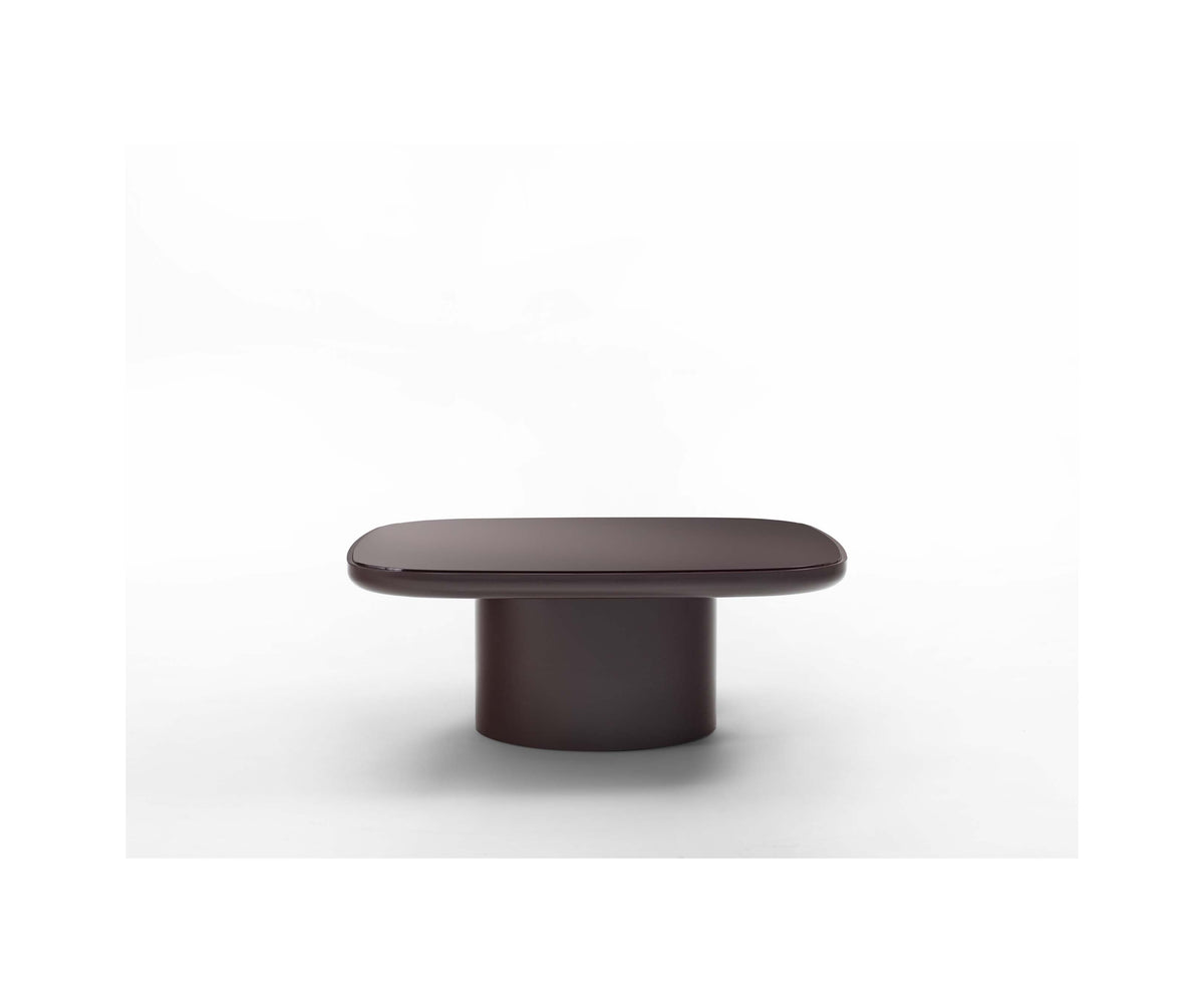 Enook Brillo coffee table featuring a solid wood structure, cylindrical base, and elegant marble top with refined contemporary styling.