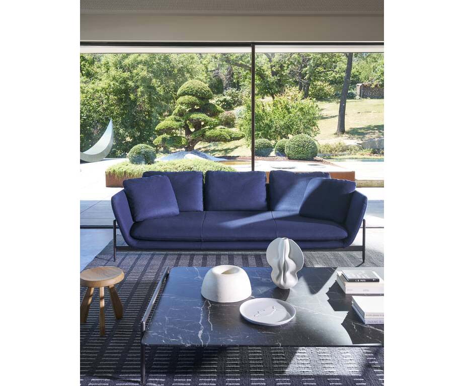 Esosoft sofa by Cassina with modular design, aluminum frame and upholstered cushions – Casa Design Group
